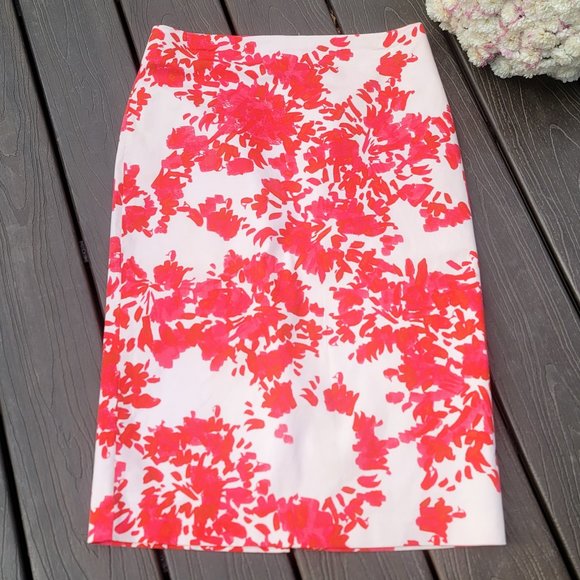 New York & Company Dresses & Skirts - 7th Avenue suiting collection Floral Skirt. Size 8,  EUC.  New York & Company